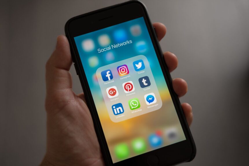Send Instant Messages, Stay Compliant: Built for First Responders